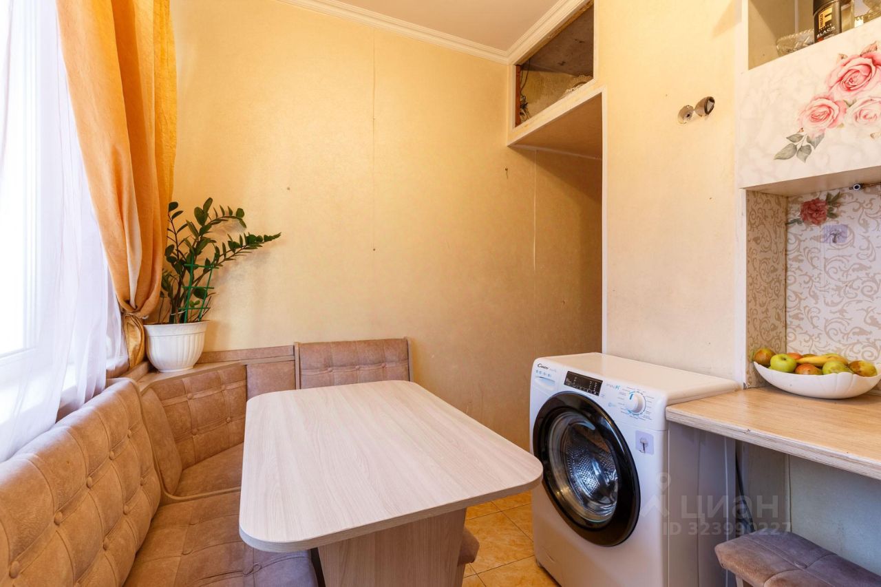 Продажа 2-комн квартиры на вторичном рынке Будапештская улица, 43К1