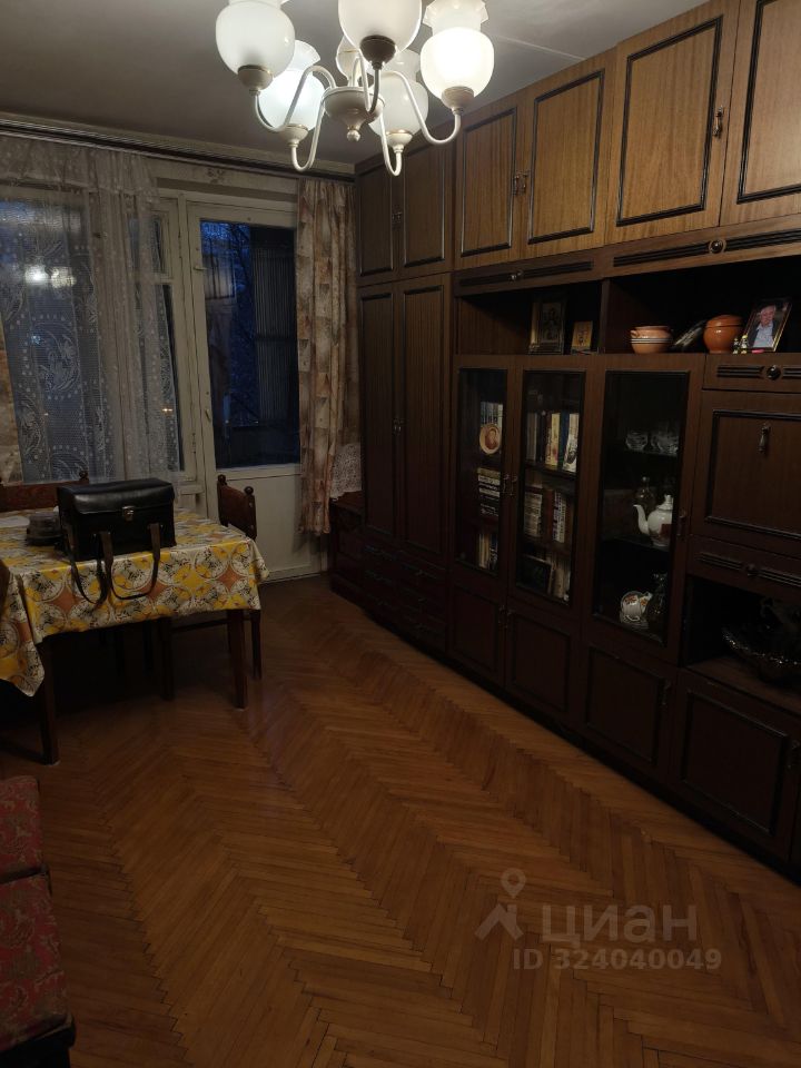 Продажа 2-комн квартиры на вторичном рынке улица Берзарина, 11