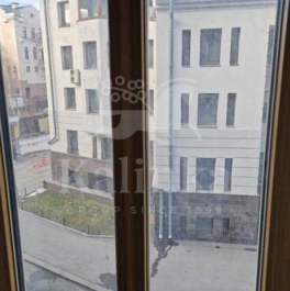 Продажа 4-комн квартиры на вторичном рынке Пожарский пер,  д. 3