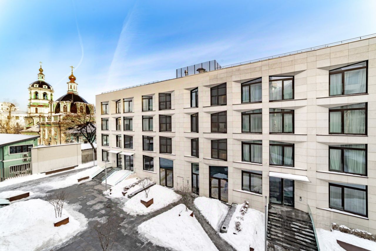 Продажа 4-комн квартиры на вторичном рынке Садовническая улица, 29