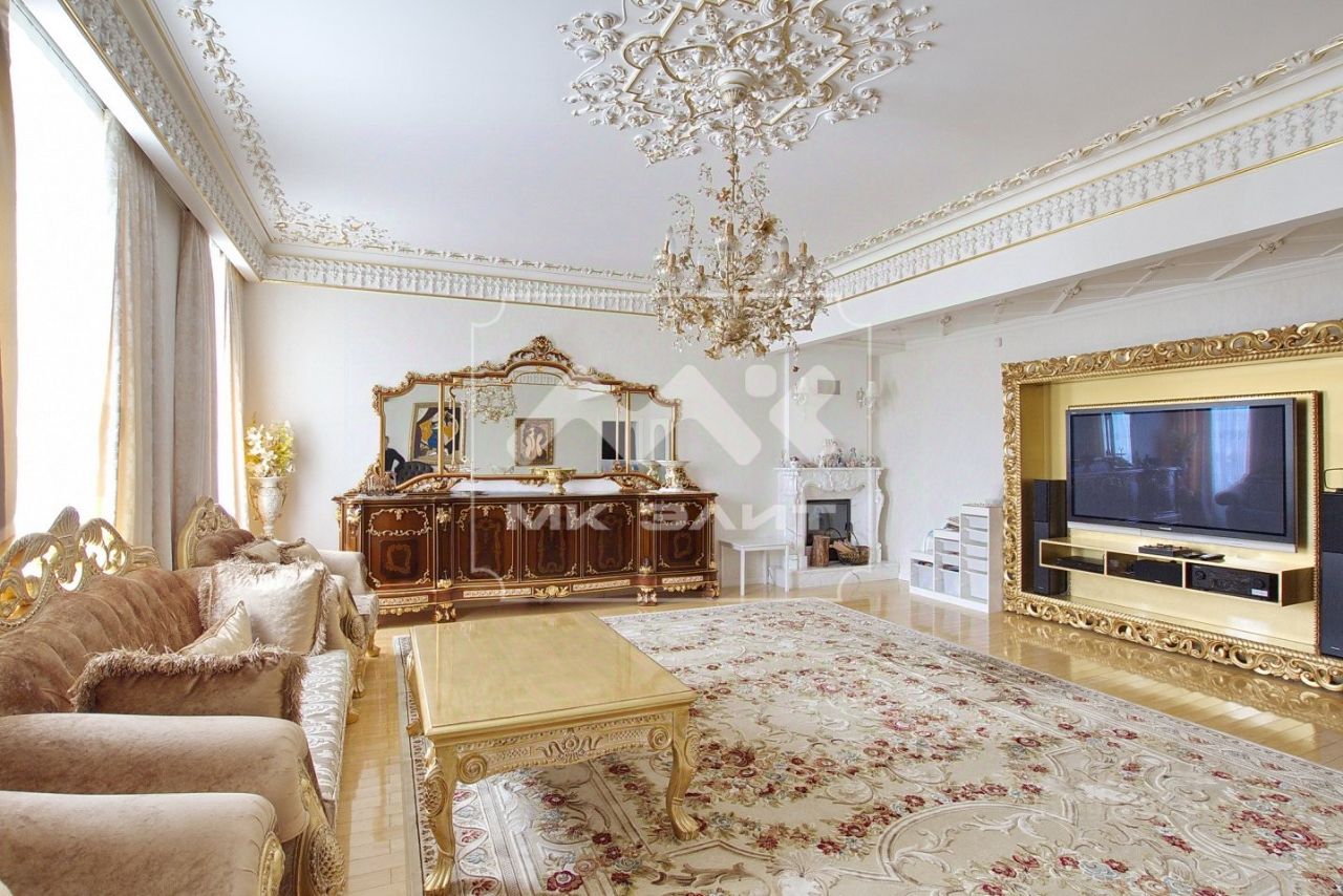 Продажа 4-комн квартиры на вторичном рынке Таврическая улица, 1