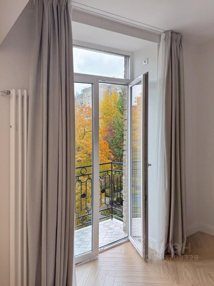 Продажа 2-комн квартиры на вторичном рынке Кутузовский проспект, 4/2