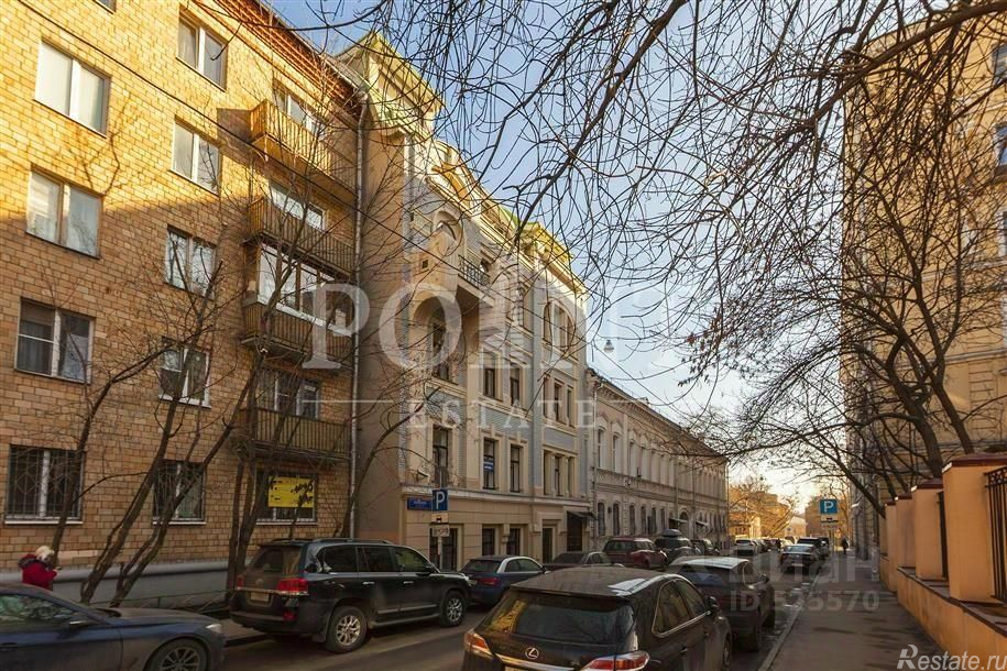 Аренда 4-комн квартиры на вторичном рынке Хлебный переулок,  д. 8