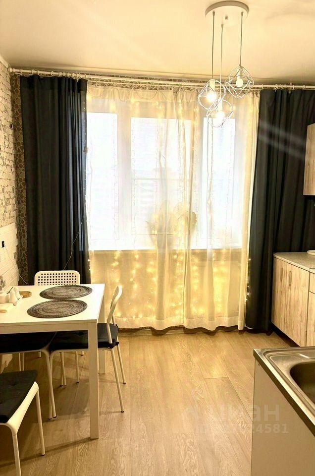 Продажа 3-комн квартиры на вторичном рынке улица Крыленко, 45К3