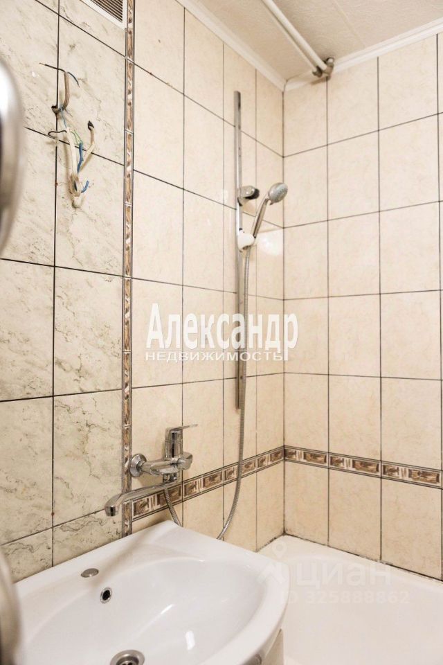 Продажа 2-комн квартиры на вторичном рынке Сертолово, Школьная улица, 2к2
