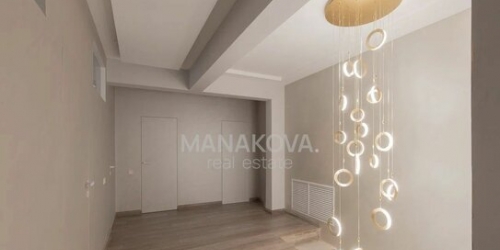 6-комн квартира Большевиков пр-кт,  д. 7,  к. 3