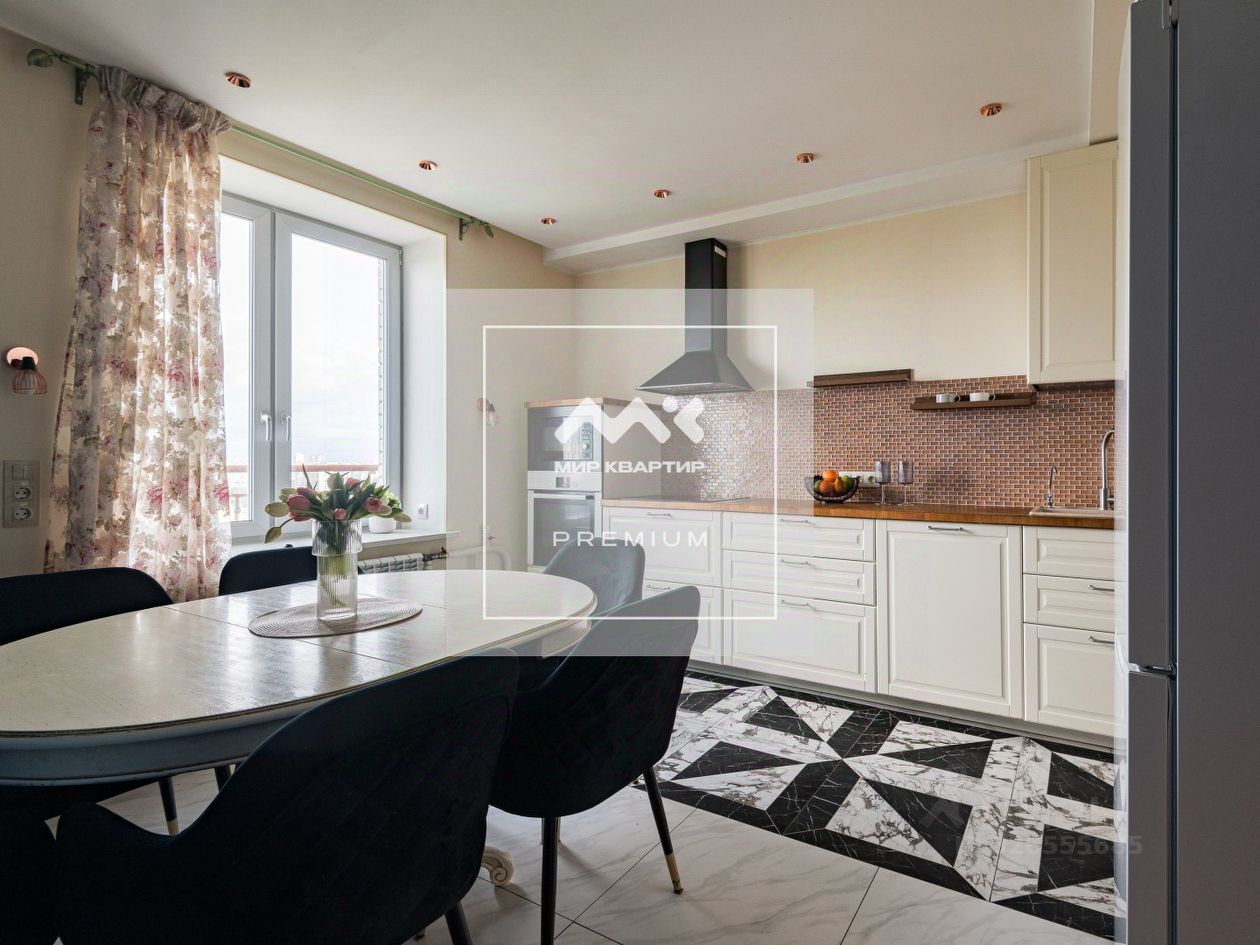 Продажа 4-комн квартиры на вторичном рынке Пулковская улица, 2к1