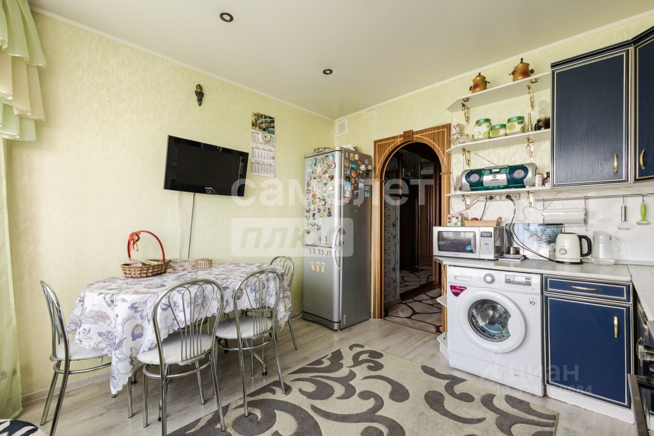 Продажа 3-комн квартиры на вторичном рынке Дорожная улица, 34К2