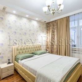 Продажа 4-комн квартиры на вторичном рынке Луков пер,  д. 8