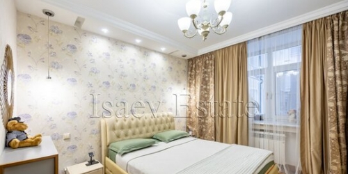 4-комн квартира Луков пер,  д. 8