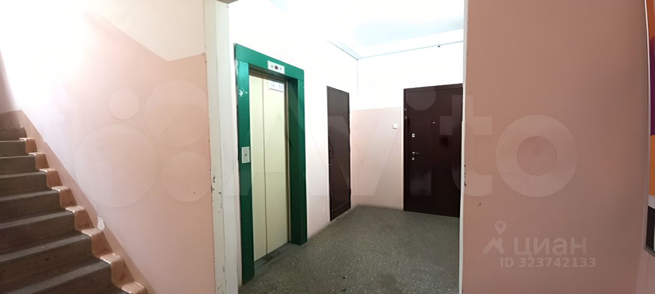 Продажа 2-комн квартиры на вторичном рынке пос. Бугры, Шоссейная улица, 38