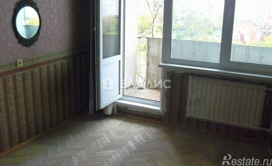 Продажа 3-комн квартиры на вторичном рынке Пражская улица,  д. 33