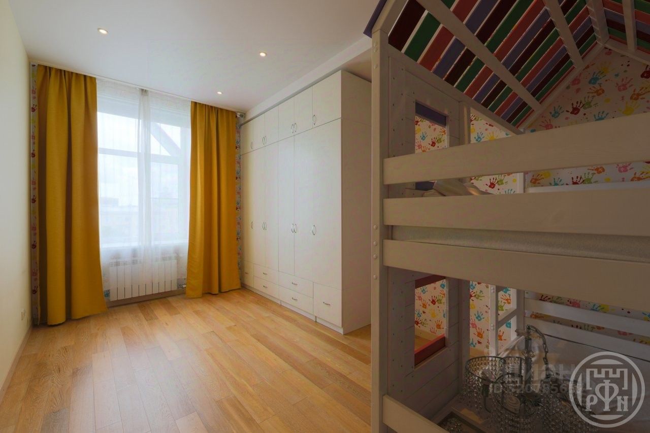 Продажа 3-комн квартиры на вторичном рынке Парголовская улица, 3