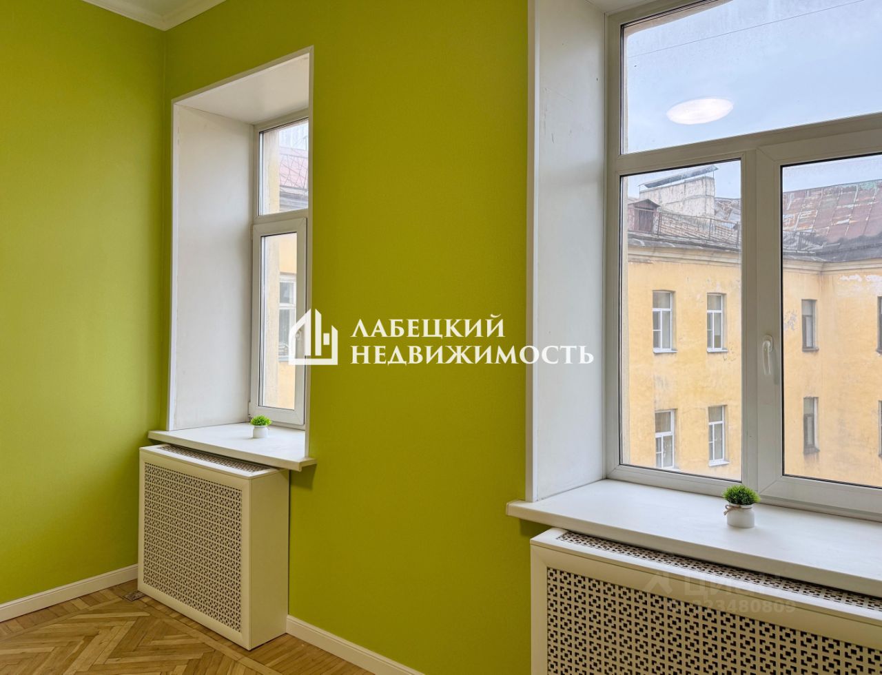 Продажа 3-комн квартиры на вторичном рынке набережная Обводного Канала, 203