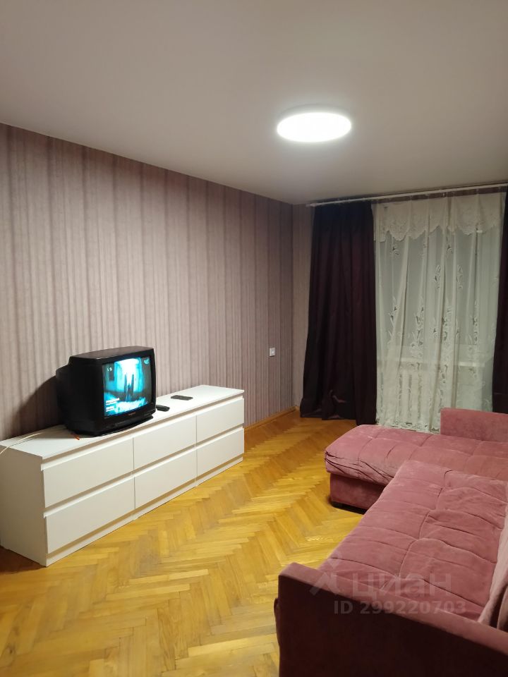 Аренда 2-комн квартиры на вторичном рынке Одинцово, Садовая улица, 12