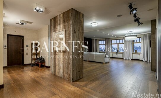 Продажа 4-комн квартиры на вторичном рынке Хилков переулок,  д. 1