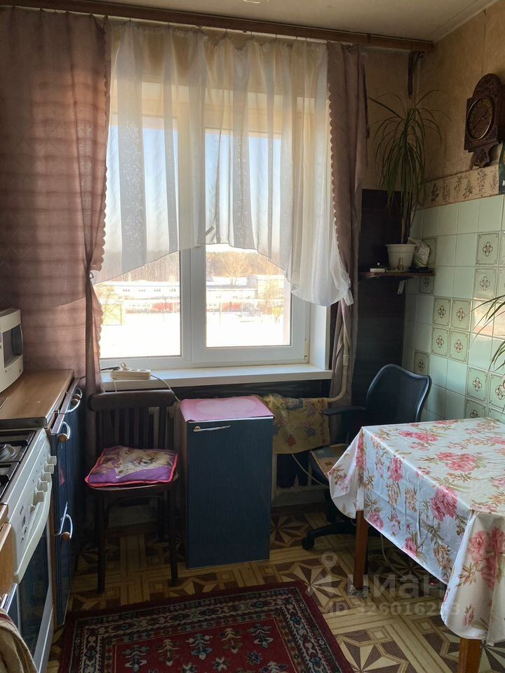 Продажа 3-комн квартиры на вторичном рынке Центральный мкр, улица Корнеева, 38