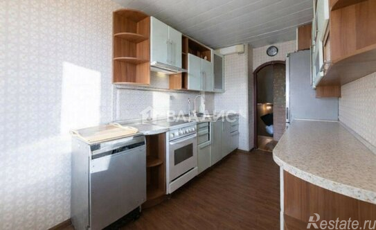 Продажа 2-комн квартиры на вторичном рынке ул Взлётная,  д. 13