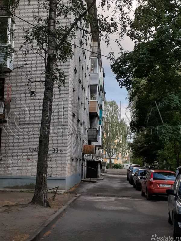 Продажа 2-комн квартиры на вторичном рынке Лодейное Поле, Карла Маркса,  д. 33-а