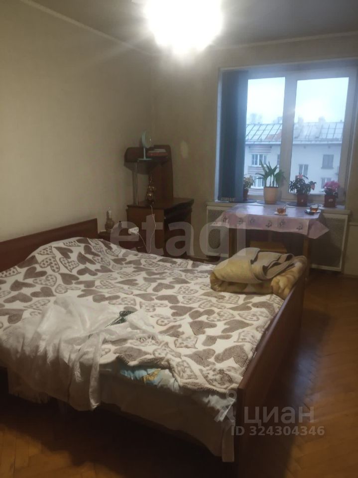 Продажа 2-комн квартиры на вторичном рынке Заневский проспект, 20