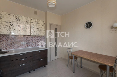 Продажа 1-комн квартиры на вторичном рынке Свердловский, улица Строителей,  д. 12