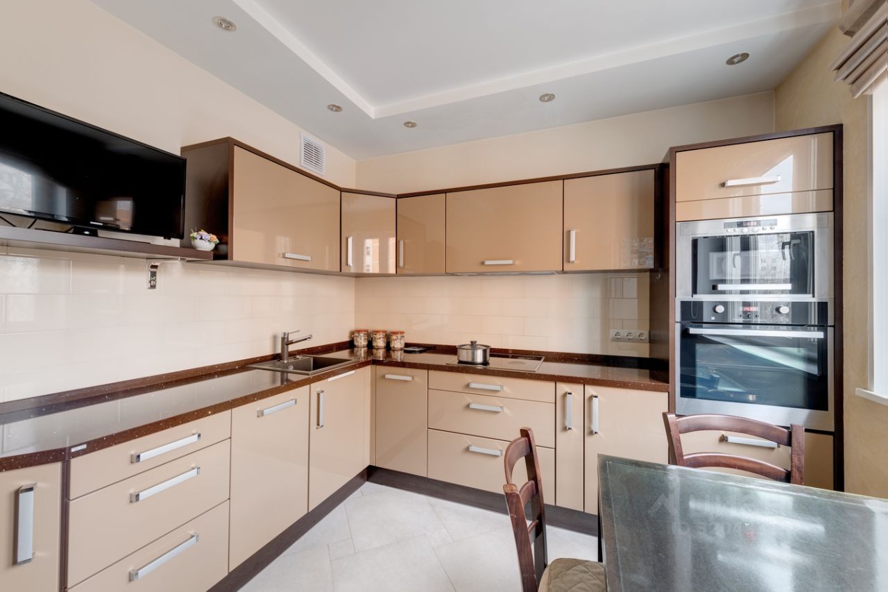 Продажа 3-комн квартиры на вторичном рынке Полярная улица, 42К1