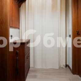 Продажа 1-комн квартиры на вторичном рынке Украинский бульвар,  д. 3