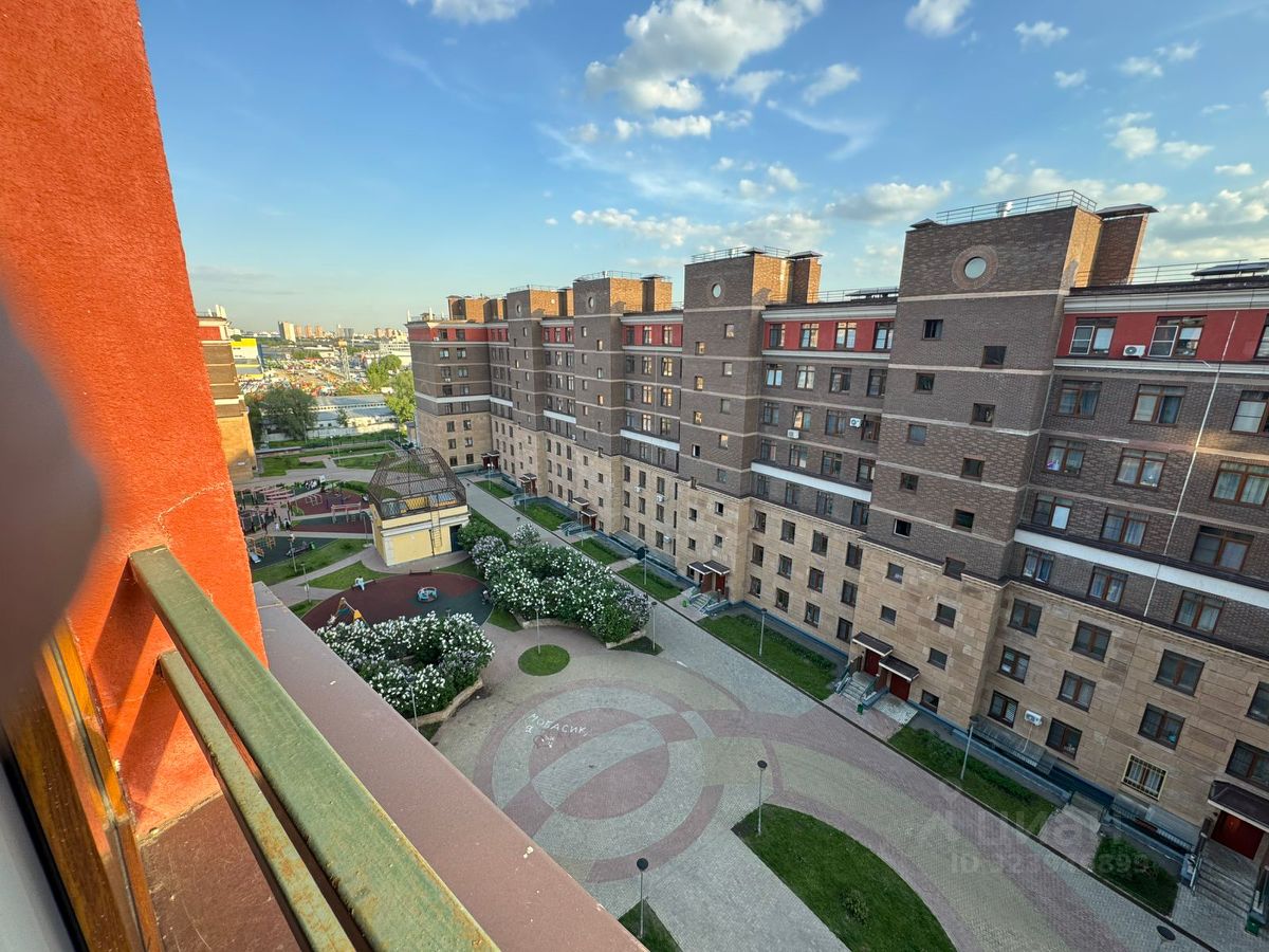 Продажа 2-комн квартиры на вторичном рынке Химки, улица Германа Титова, 2к2