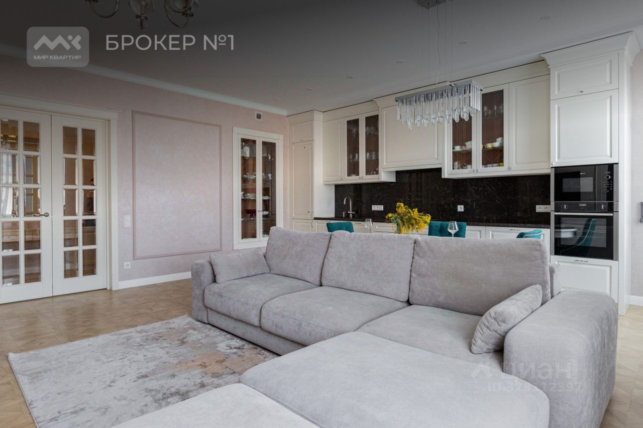 Продажа 3-комн квартиры на вторичном рынке Смольный проспект, 17