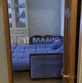 Продажа 2-комн квартиры на вторичном рынке улица Чугунные Ворота,  д. 15