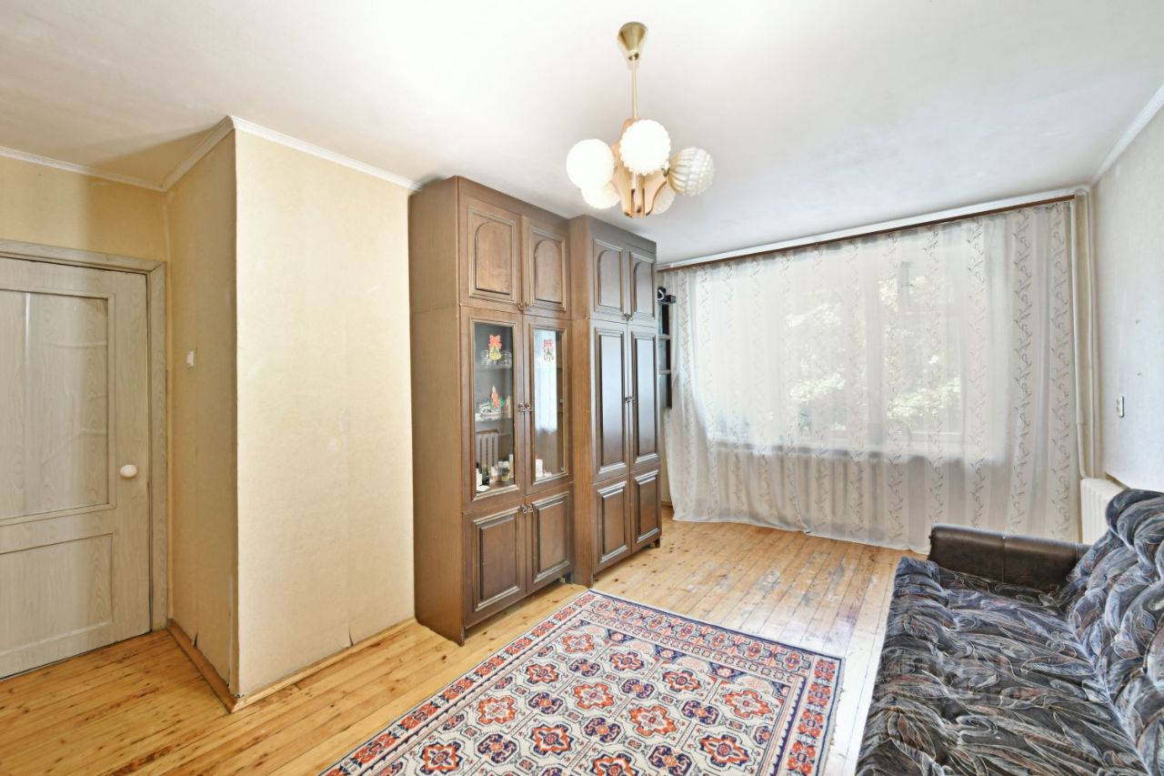 Продажа 2-комн квартиры на вторичном рынке Королев, проспект Королева, 2а