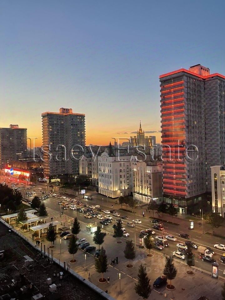 Продажа 2-комн квартиры на вторичном рынке улица Новый Арбат, 15