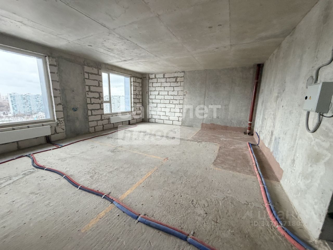 Продажа 3-комн квартиры на вторичном рынке улица Архитектора Власова, 17к2