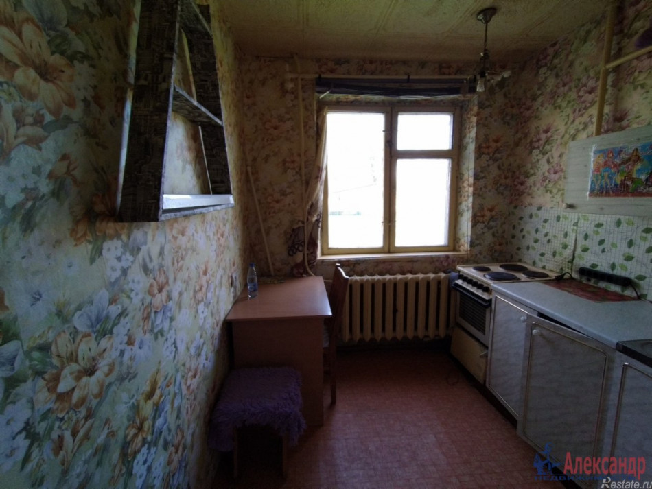Продажа 1-комн квартиры на вторичном рынке Выборг г., Центральная ул. ,  д. 15