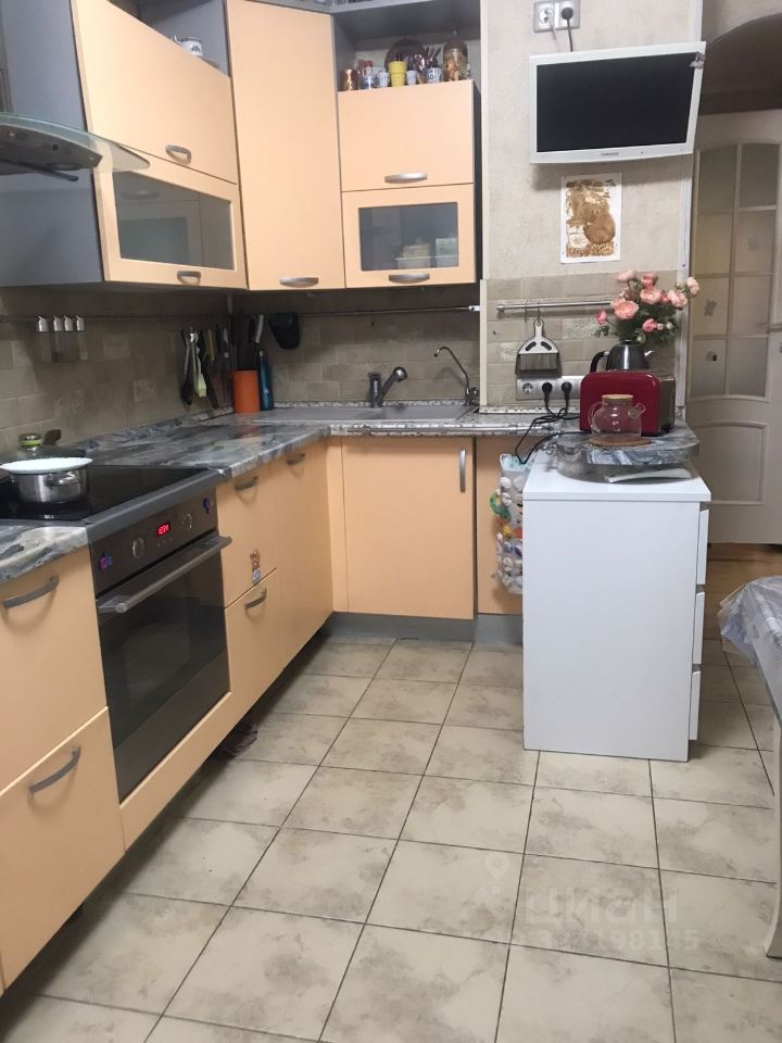 Продажа 2-комн квартиры на вторичном рынке Старомарьинское шоссе, 18