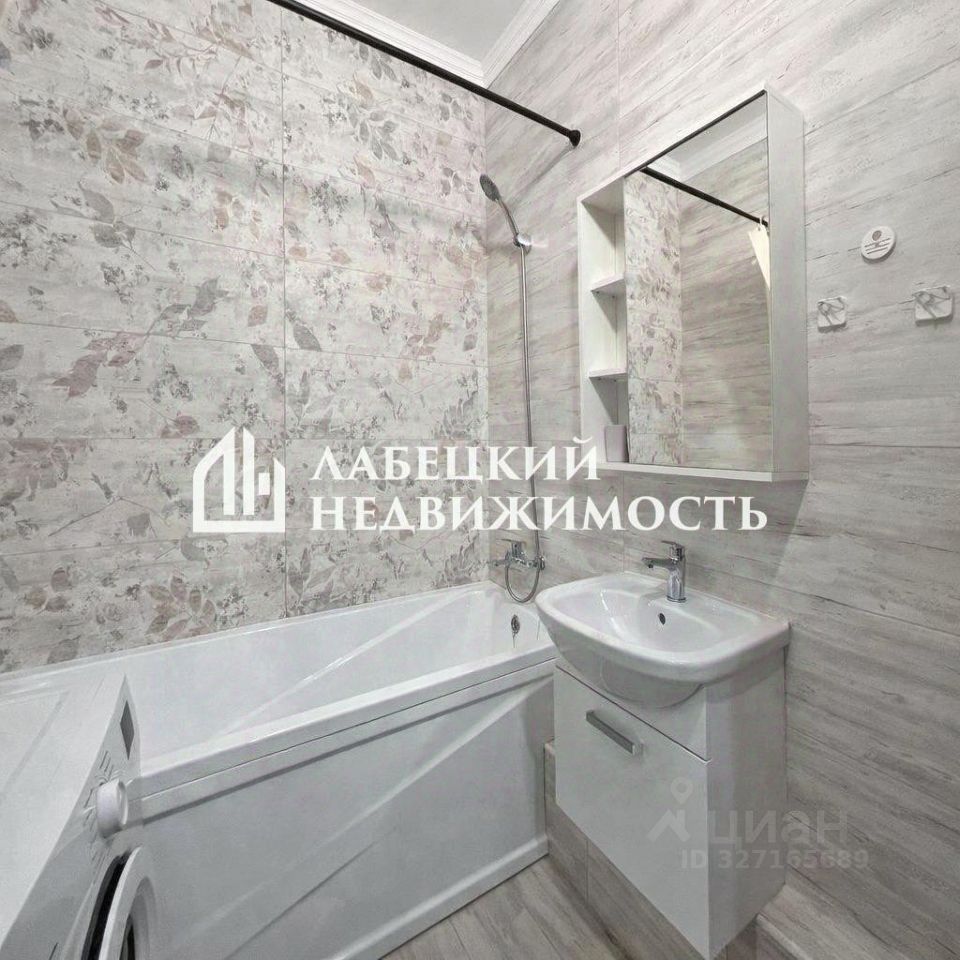 Аренда 2-комн квартиры на вторичном рынке пос. Стрельна, проспект Буденного, 26к5