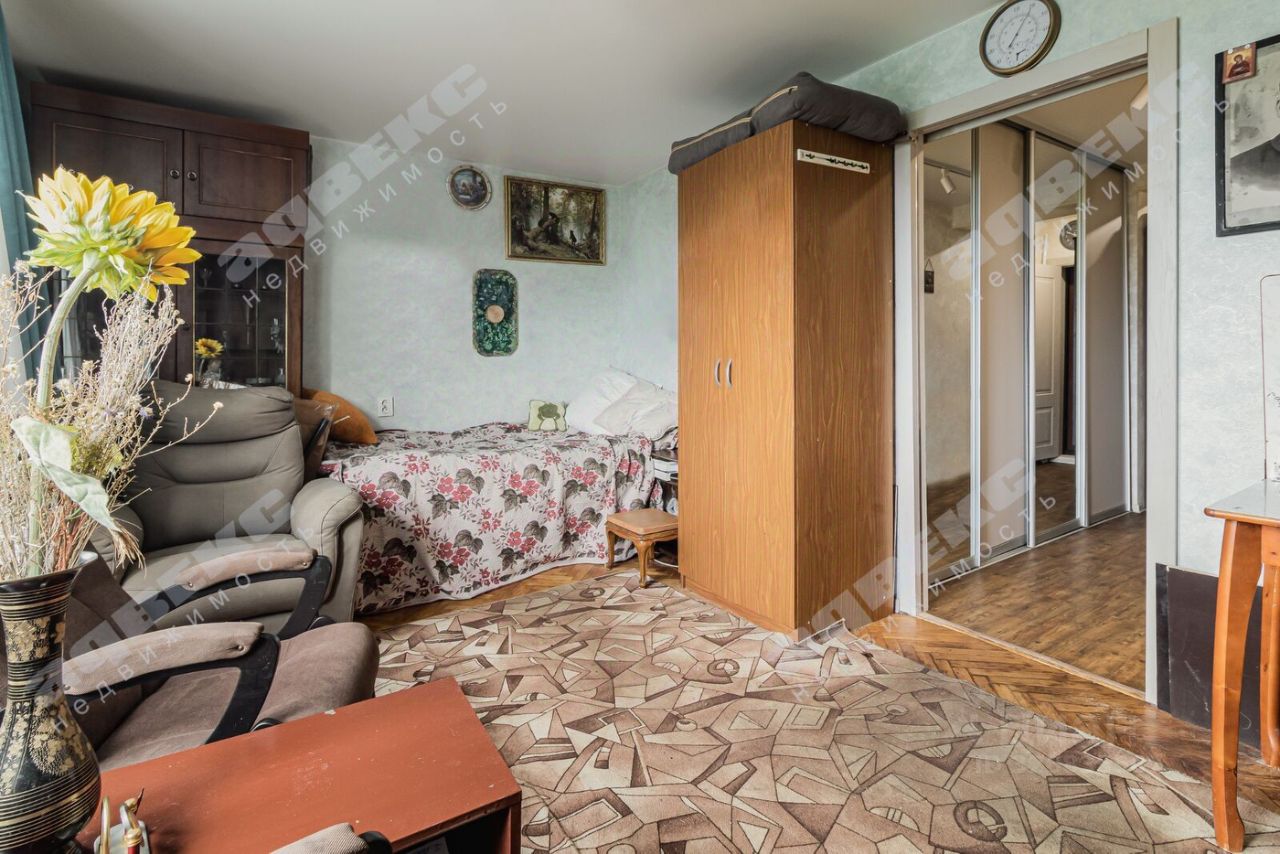 Продажа 2-комн квартиры на вторичном рынке Гаврская улица, 8