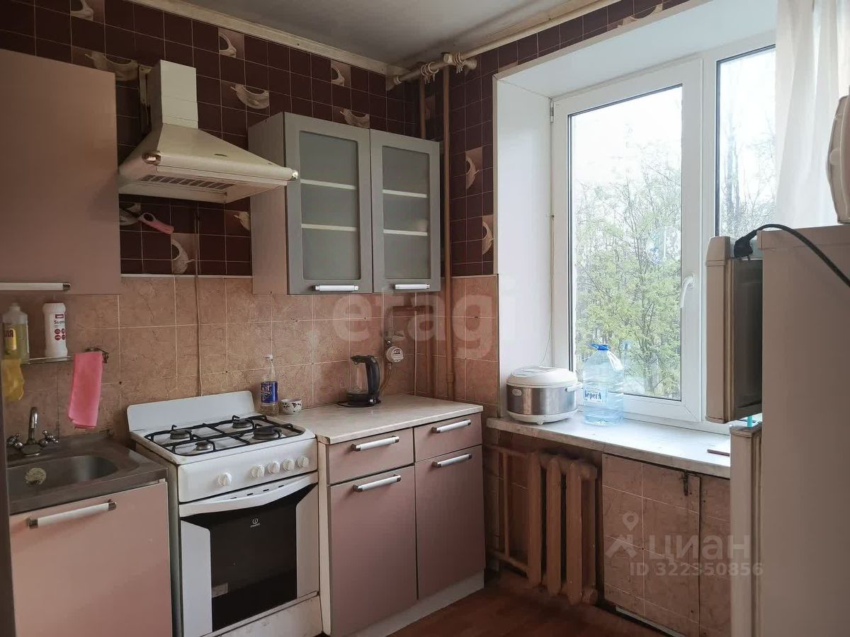 Продажа 3-комн квартиры на вторичном рынке Кириши, проспект Ленина, 13