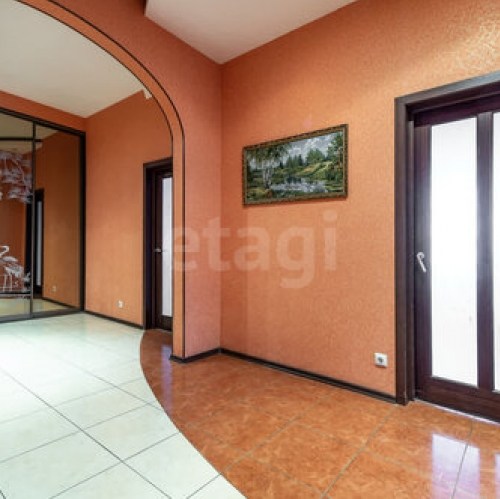 3-комн квартира Будапештская улица,  д. 17 к3