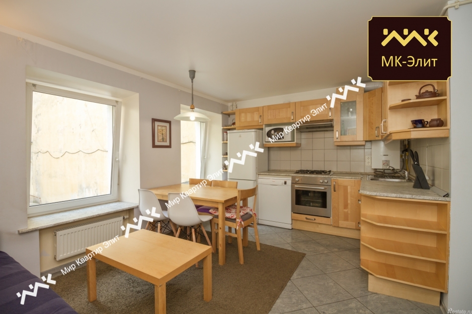 Продажа 2-комн квартиры на вторичном рынке Большая Конюшенная ул,  д. 15