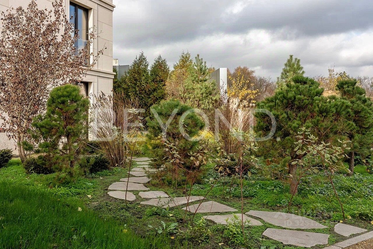Продажа 4-комн квартиры на вторичном рынке Таманская улица, 1к3с9