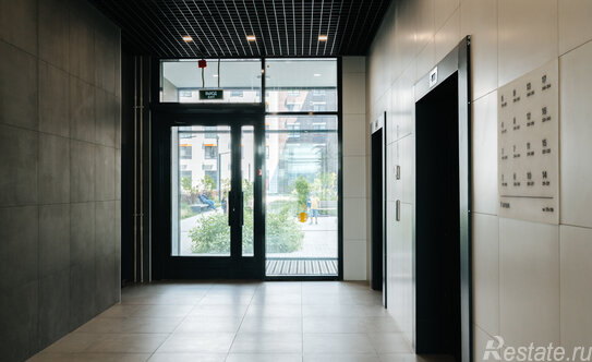 Продажа 4-комн квартиры на вторичном рынке улица Александры Монаховой,  д. 94 к1