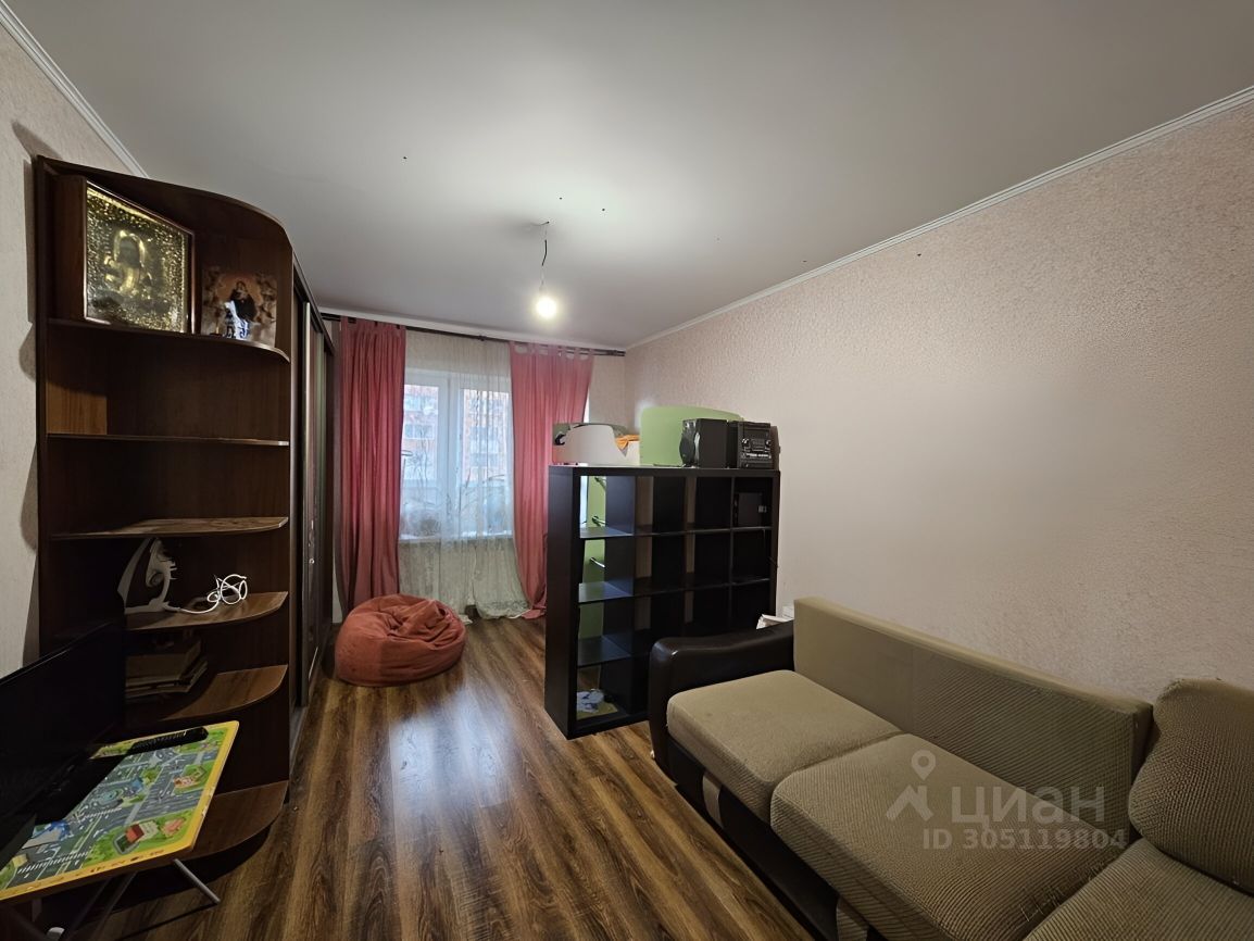 Продажа 2-комн квартиры на вторичном рынке Дмитров, Сиреневая улица, 3