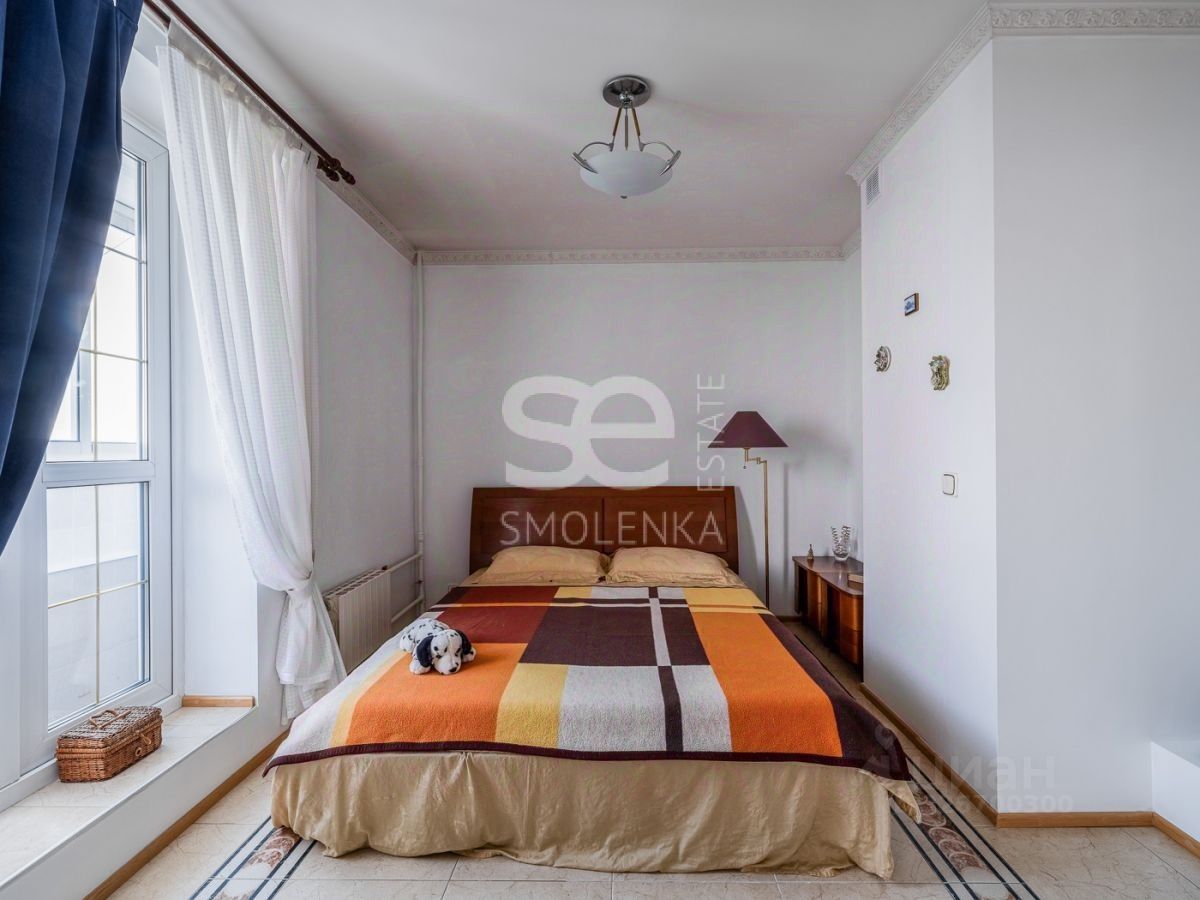 Продажа 4-комн квартиры на вторичном рынке улица Академика Королева, 8К1