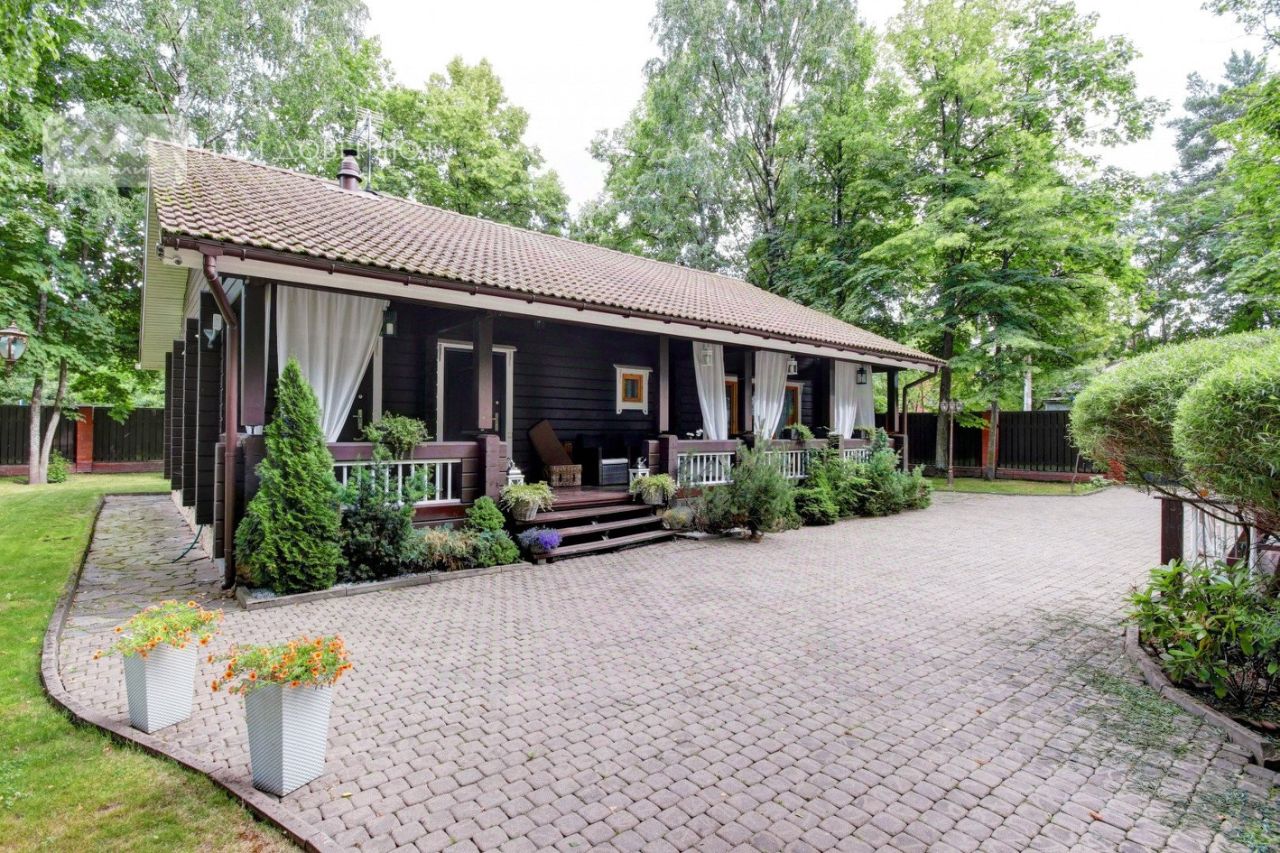 Продажа дома Ольгино тер., улица Коммунаров, 7
