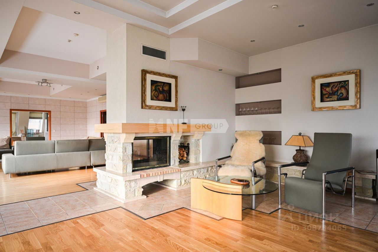 Продажа 5-комн квартиры на вторичном рынке Итальянская улица, 12а