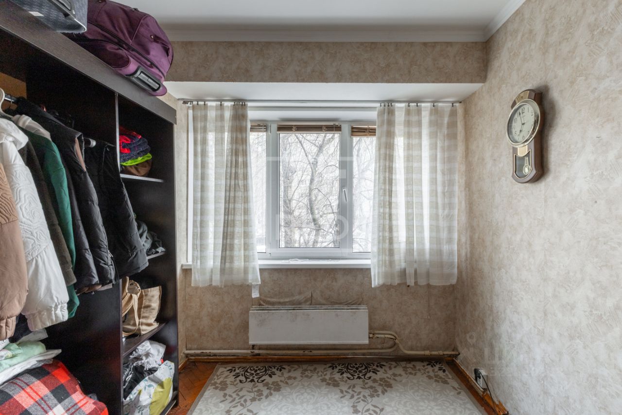 Продажа 2-комн квартиры на вторичном рынке улица Обручева, 14