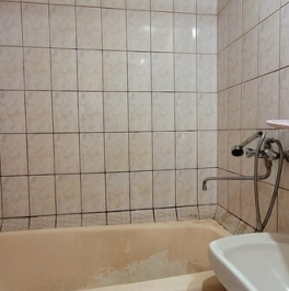 Продажа 1-комн квартиры на вторичном рынке улица Лёни Голикова,  д. 2