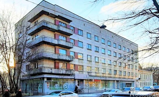 Продажа 3-комн квартиры на вторичном рынке 17-я линия,  д. 12