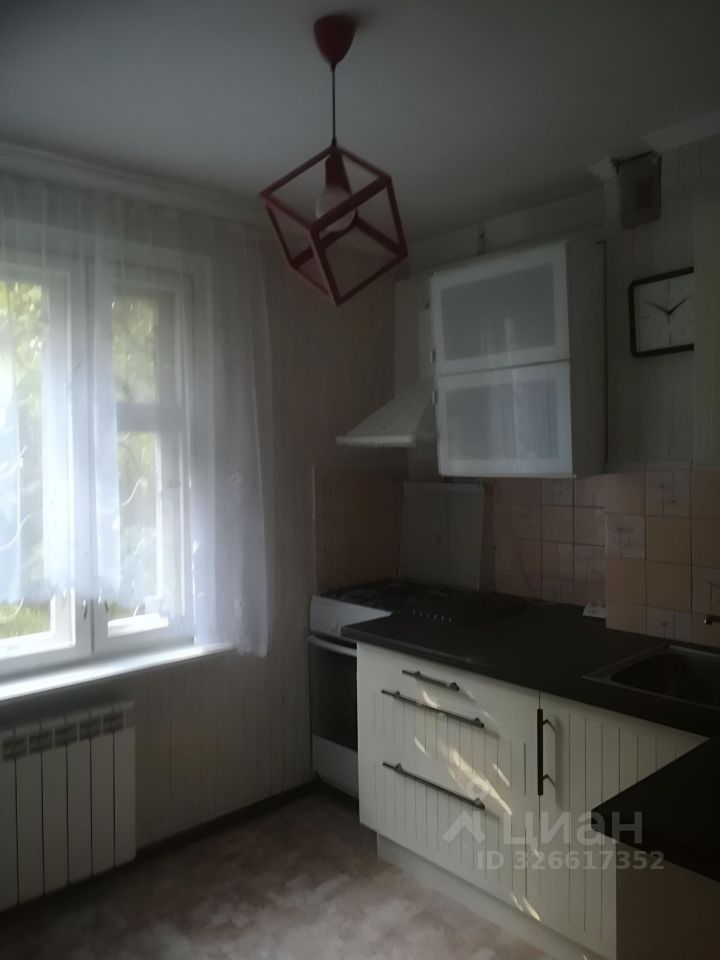 Продажа 1-комн квартиры на вторичном рынке № 2 мкр, Поварово пгт, 17